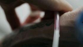 外国产妇抽血视频